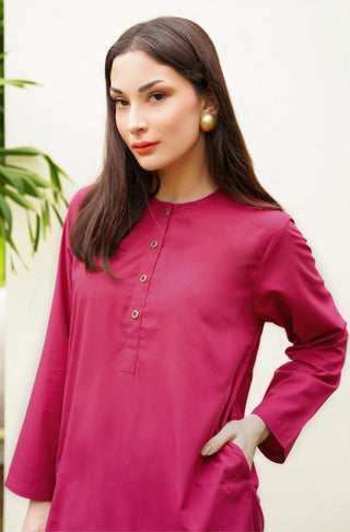 Shopmanto UK, Pakistani urdu calligraphy clothing brand manto UK ready to wear two piece magenta wash n wear lucknow coord set with long shirt and straight pants