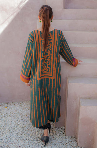 Shopmanto UK, Pakistani urdu calligraphy clothing brand manto UK ready to wear one piece paheli (riddle of life) women long shirt kurta green and orange