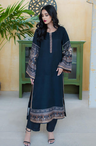 Shopmanto UK, Pakistani urdu calligraphy clothing brand manto UK ready to wear women two piece taj mahal (symbol of love) black jacquard matching coord set with long shirt and straight pants illustrating the story of mumtaz and shah jahan