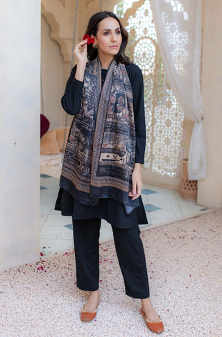 Shopmanto UK, Pakistani urdu calligraphy clothing brand manto UK ready to wear women one piece taj mahal (symbol of love) black crepe silk scarf stole illustrating the story of mumtaz and shah jahan