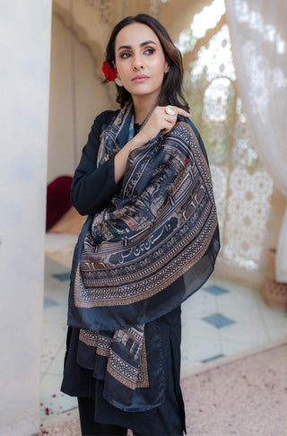 Shopmanto UK, Pakistani urdu calligraphy clothing brand manto UK ready to wear women one piece taj mahal (symbol of love) black crepe silk scarf stole illustrating the story of mumtaz and shah jahan