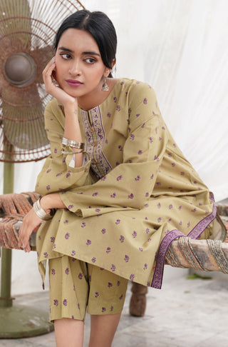 Shopmanto UK, Pakistani urdu calligraphy clothing brand manto UK ready to wear women three piece printed cotton qadr (value of appreciation) olive green and dark purple coord set with olive green printed long shirt kurta printed straight pants and dark purple shawl dupatta scarf