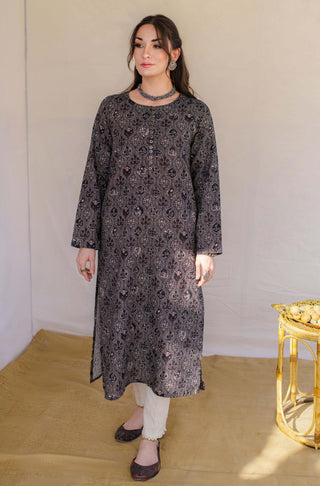 Shopmanto UK, Pakistani urdu calligraphy clothing brand manto UK ready to wear one piece women mumtaz black purple long shirt kurta