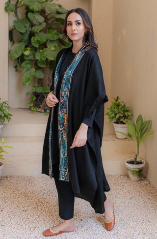 Shopmanto UK, Pakistani urdu calligraphy clothing brand manto UK ready to wear women one piece shahkaar (masterpiece) black and teal cape outerwear shrug